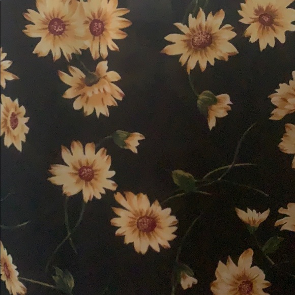 Flower shirt - Picture 2 of 3